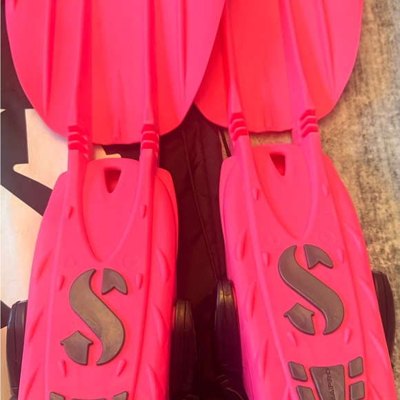 Scubapro Seawing Nova Swim Fins with Bag Pink - Picture 3 of 3